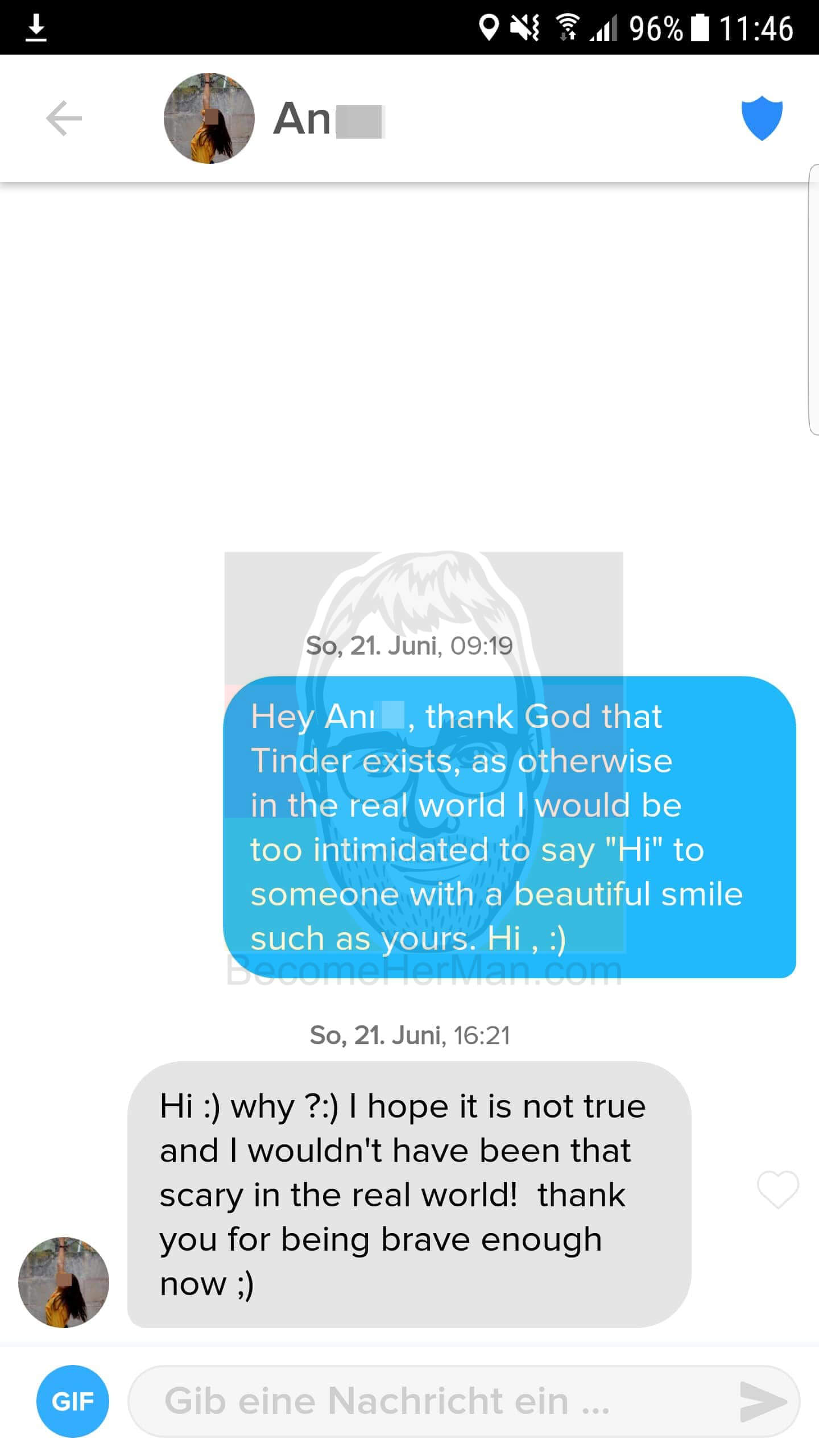 Woman replying on a first message: How to start a conversation on Tinder