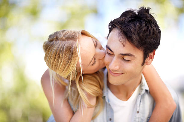 How-To-Get-Out-Of-Friend-Zone-Woman-Kissing-man