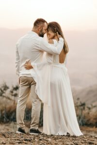 Secrets-To-Meet-Beautiful-Woman-Man-And-Woman-At-Cliff
