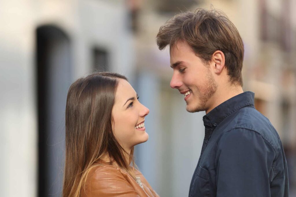 How to become a confident man – 13. Maintain eye contact with women